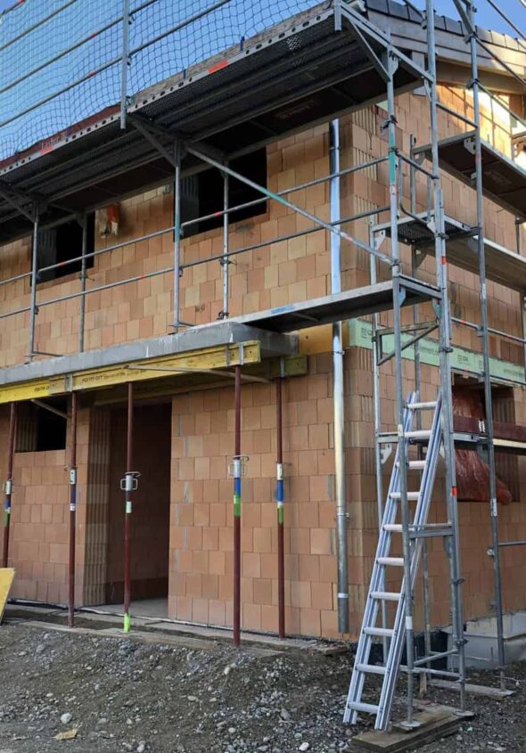 Construcții Case la Roșu